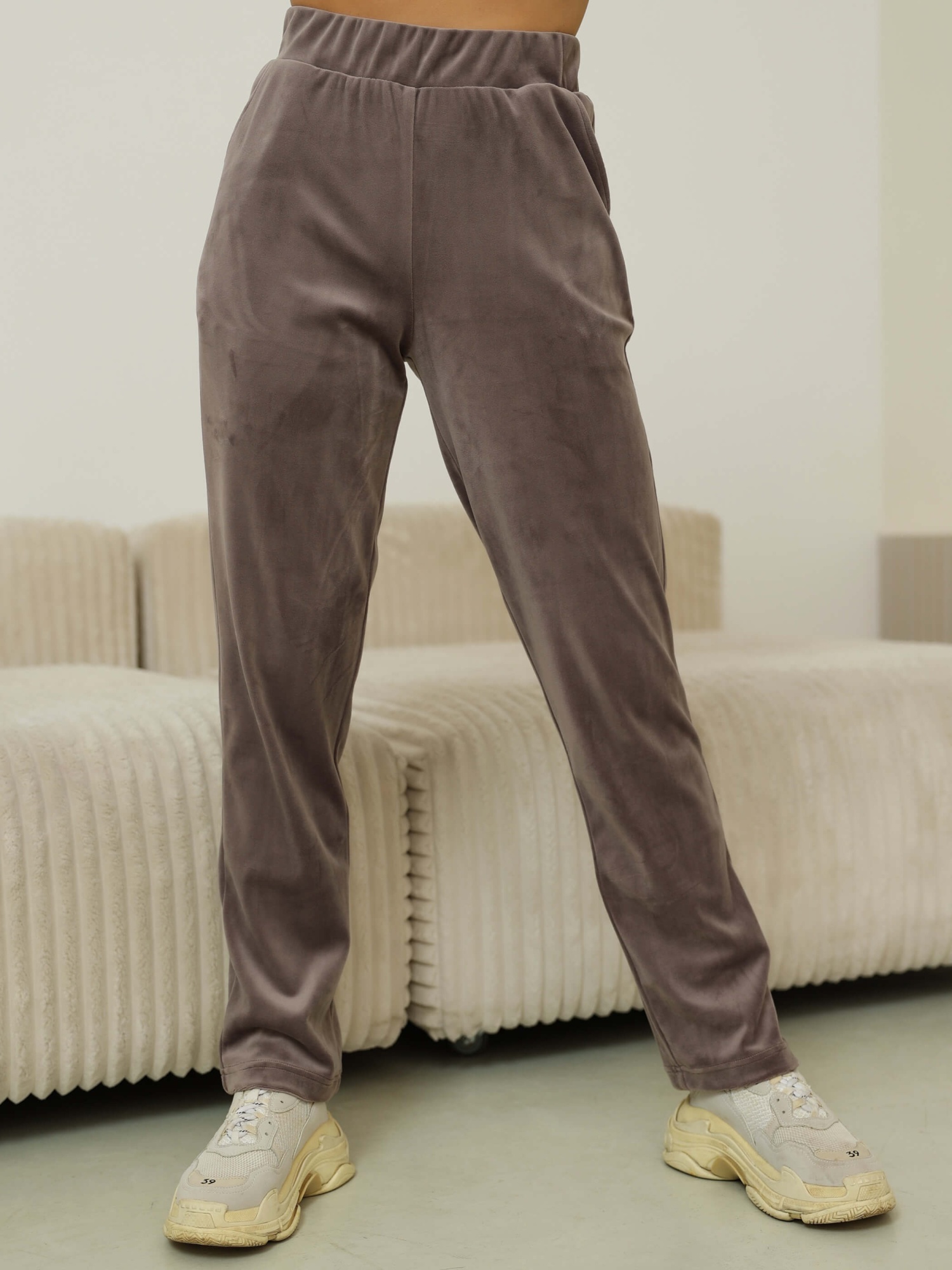 Костюм из велюра со стразами