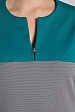 Зеленое офисное платье 8046-В с серой вставкой и рукавами семь восьмых купить оптом в FORUS
