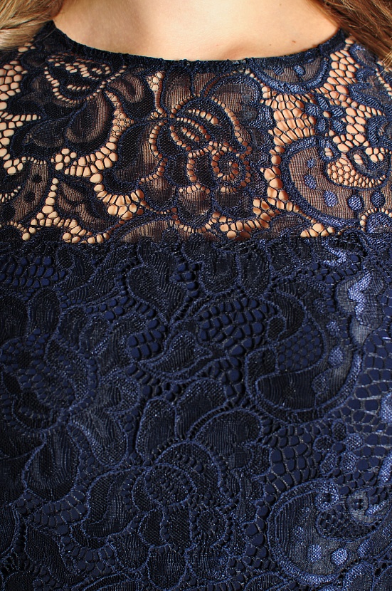 Темно-синее кружевное платье с блестками 8065-13 с цельнокроеным воротом купить оптом в FORUS