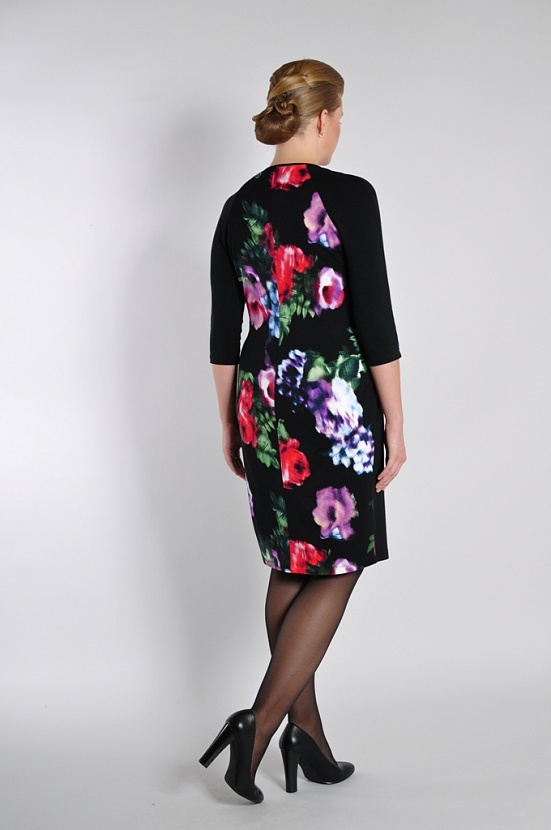 Платье свободное чёрного цвета в цветочек 3347-А и рукавами три четверти купить оптом в FORUS