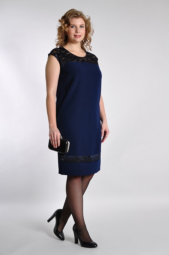 Вечернее платье-футляр синего цвета 3348-35 с кружевными вставками купить оптом в FORUS
