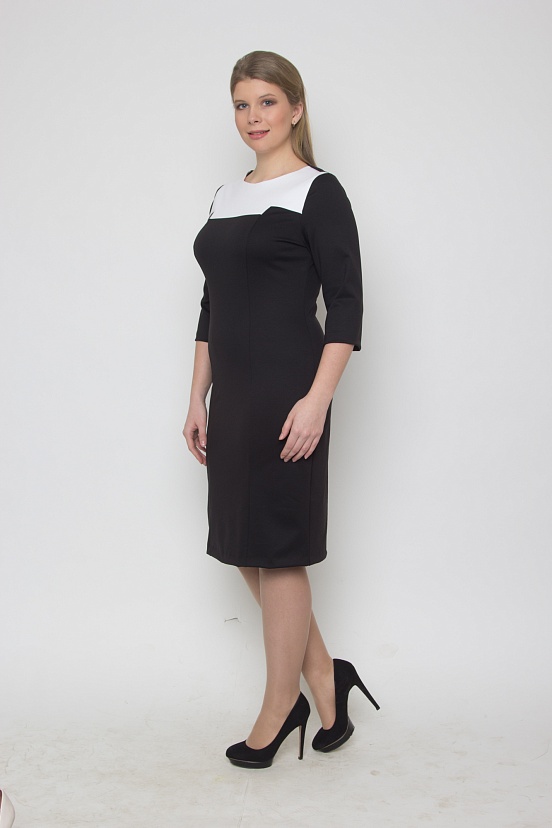 Черное платье 3314-1 с белой вставкой на груди и рукавом три четверти купить оптом в FORUS