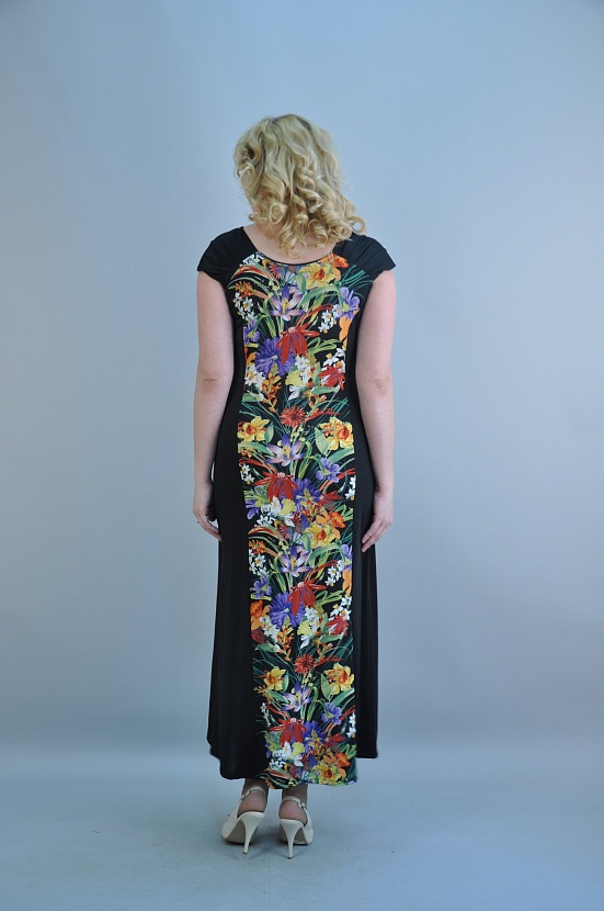 Черное летнее длинное платье 3224-A с цветной вставкой спереди купить оптом в FORUS